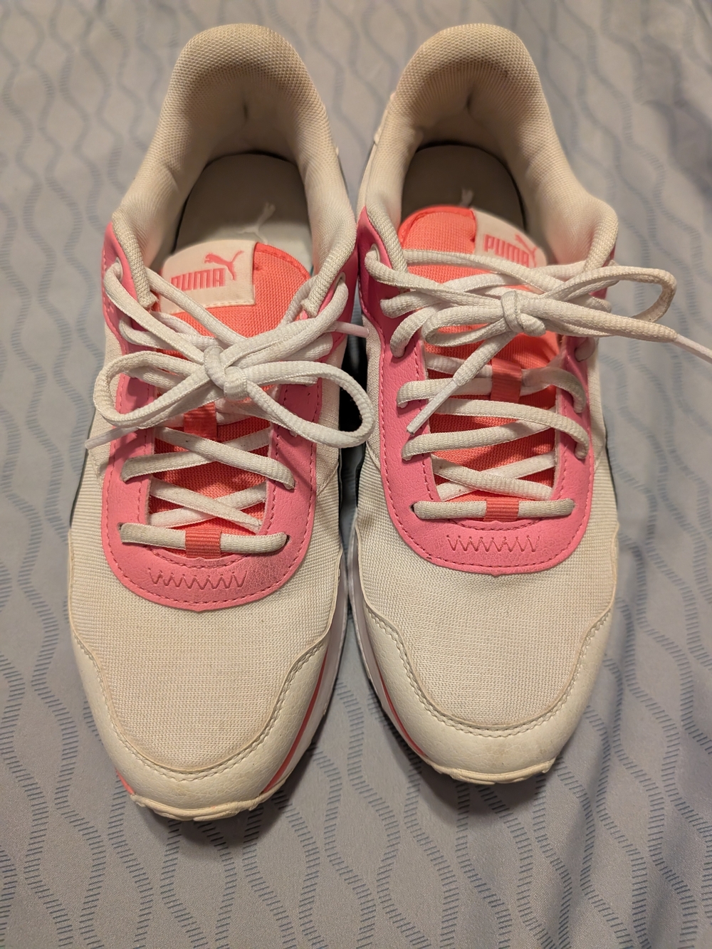 Puma Women's White and Pink Low-Top Athletic Sneakers